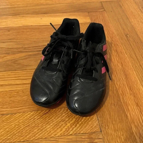 Kids Adidas goletto pink and black soccer cleats size 1 - Picture 2 of 6